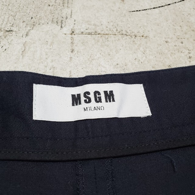 MSGM(エムエスジイエム)のMSGM エムエスジーエム クロップド パンツ ガウチョパンツ ネイビー レディースのパンツ(クロップドパンツ)の商品写真