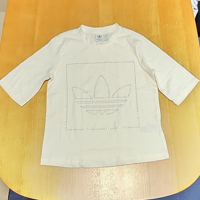 adidas(アディダス)のアディダス　オリジナルス　Ｔシャツ　ラインストーン レディースのトップス(Tシャツ(半袖/袖なし))の商品写真