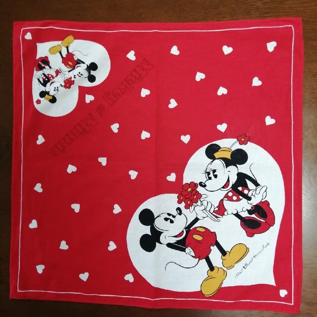 Disney(ディズニー)のてん様専用　東京ディズニーランド　ミッキーマウス　バンダナ　2枚 エンタメ/ホビーのおもちゃ/ぬいぐるみ(キャラクターグッズ)の商品写真