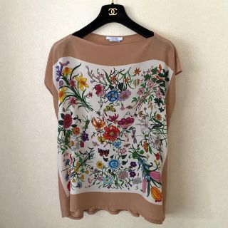 グッチ(Gucci)のグッチの上質でフラワー柄がとても華やかで素敵なカットソー(カットソー(半袖/袖なし))