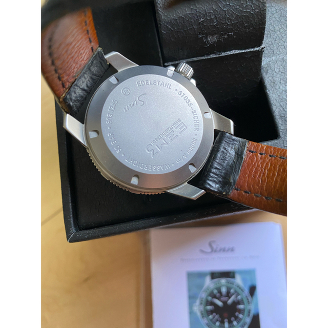 SINN(シン)のSINNジンEZM3-603シャークスキンバンド メンズの時計(腕時計(アナログ))の商品写真