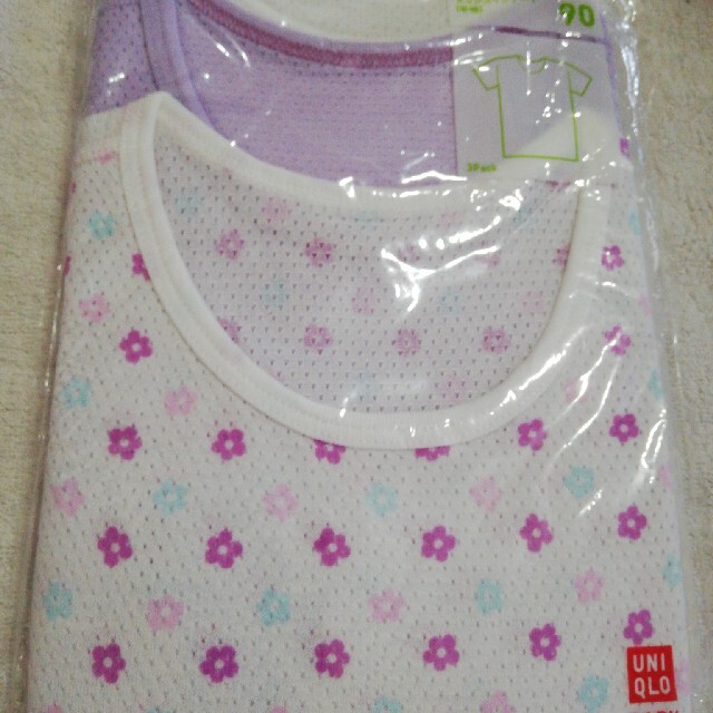 UNIQLO(ユニクロ)の新品　UNIQLO　メッシュインナーTシャツ90ｃｍ キッズ/ベビー/マタニティのキッズ服女の子用(90cm~)(下着)の商品写真