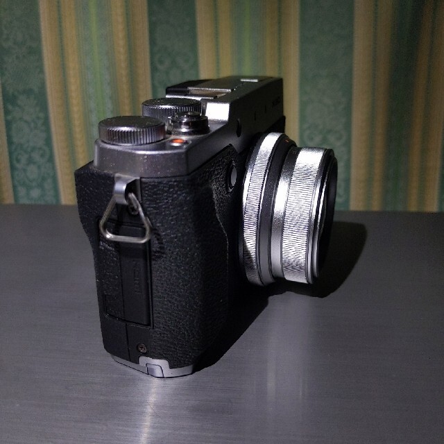 富士フイルム(フジフイルム)の交渉可　ジャンク品　富士フイルム　fujifilm　x30 スマホ/家電/カメラのカメラ(コンパクトデジタルカメラ)の商品写真