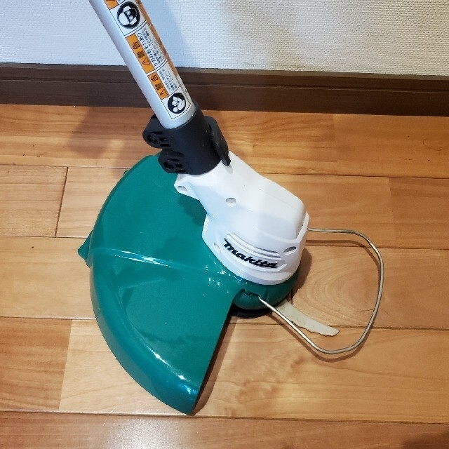 Makita Makita 充電式草刈機 (MUR100DSH)の通販 by Tommy's shop｜マキタならラクマ