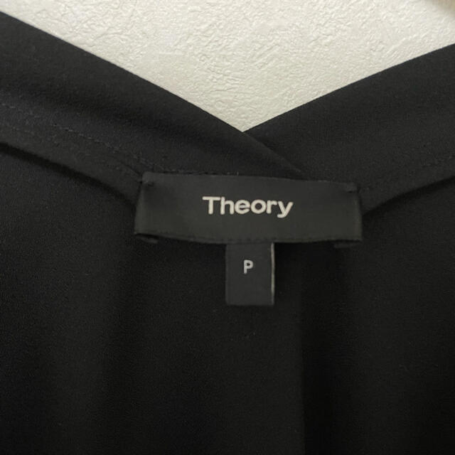 theory(セオリー)の新品未使用！theory 美ライン半袖トップスブラウス　セオリー レディースのトップス(カットソー(半袖/袖なし))の商品写真