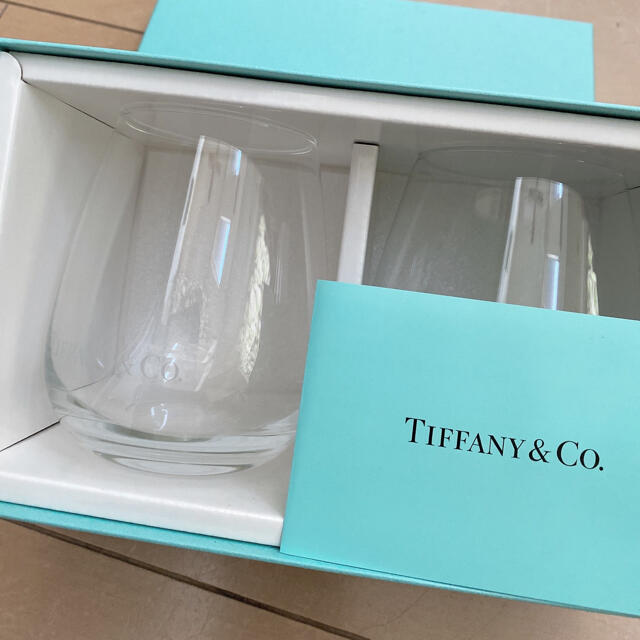 Tiffany & Co.(ティファニー)の☆未使用美品☆ティファニーペアタンブラー  紙袋なし インテリア/住まい/日用品のキッチン/食器(タンブラー)の商品写真