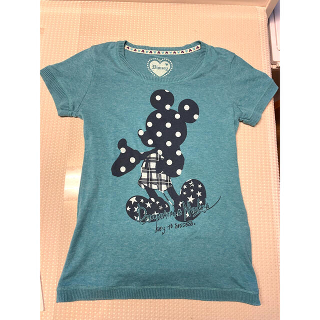 Disney(ディズニー)のディズニー　ミッキー　Tシャツ　半袖 レディースのトップス(Tシャツ(半袖/袖なし))の商品写真