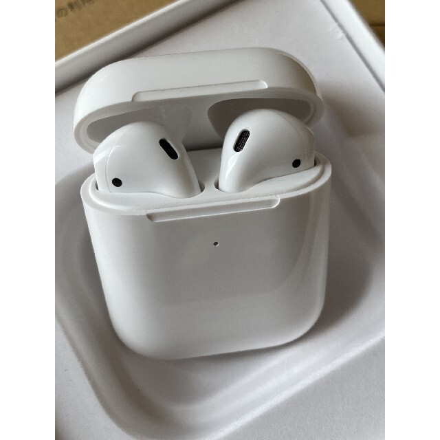 Airpods 第2世代　ワイヤレス充電対応　正規品　ほぼ未使用