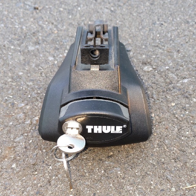 THULE ルーフキャリアセット th757 スクエアバー127㌢セット