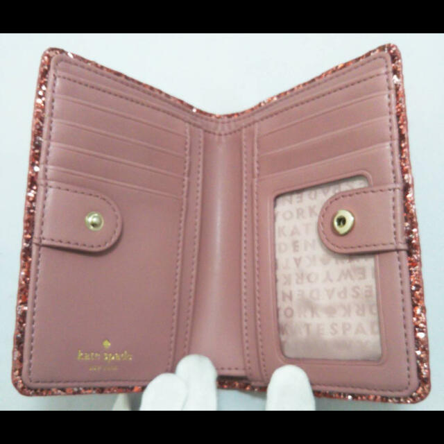 kate spade new york(ケイトスペードニューヨーク)の値下げ　ケイトスペード ニューヨーク　二つ折り財布 レディースのファッション小物(財布)の商品写真