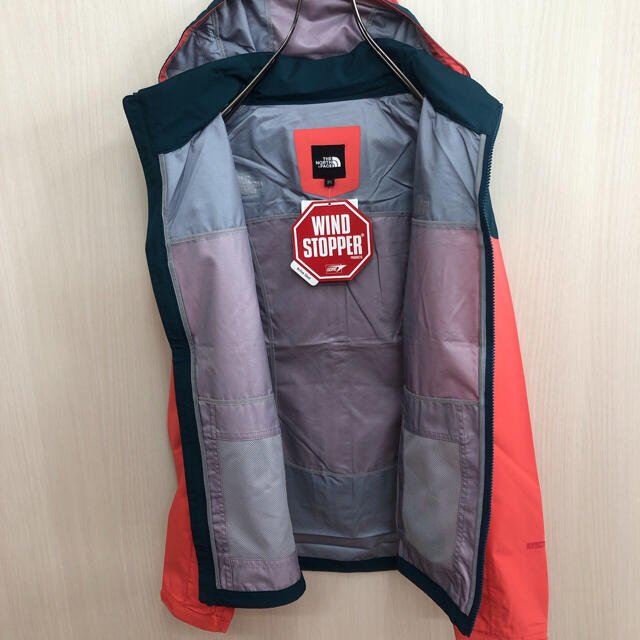 THE NORTH FACE(ザノースフェイス)の大特価！ 未使用タグ付き☆ ノースフェイス マウンテンパーカー レディースXL レディースのジャケット/アウター(ナイロンジャケット)の商品写真