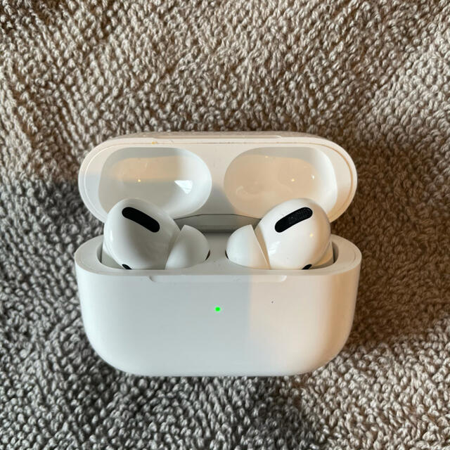 Apple(アップル)のApple Air Pods Pro 中古　正規品 スマホ/家電/カメラのオーディオ機器(ヘッドフォン/イヤフォン)の商品写真