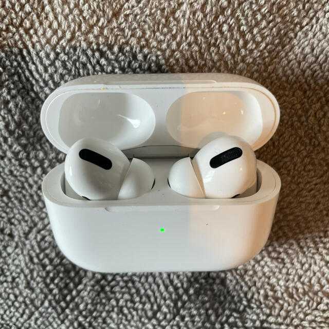 Apple(アップル)のApple Air Pods Pro 中古　正規品 スマホ/家電/カメラのオーディオ機器(ヘッドフォン/イヤフォン)の商品写真