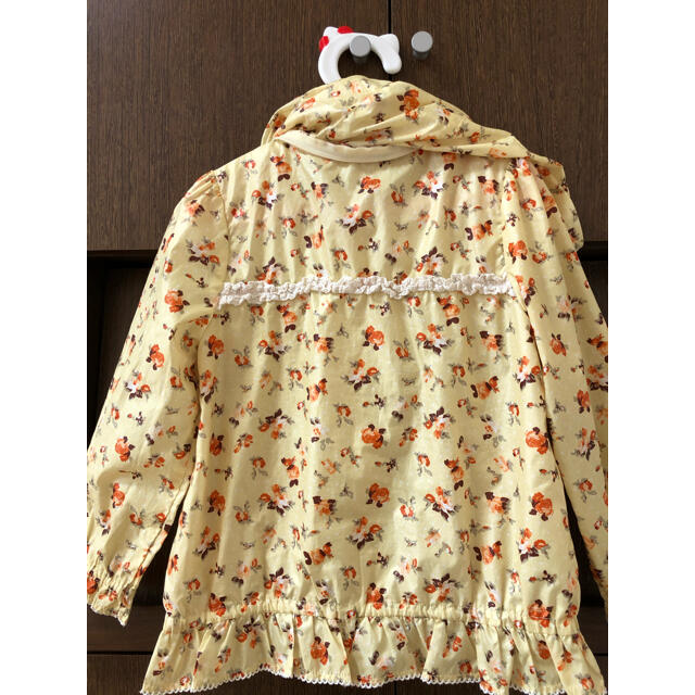 Souris(スーリー)の美品　ウィンドブレーカー　スーリー　花柄　100 キッズ/ベビー/マタニティのキッズ服女の子用(90cm~)(ジャケット/上着)の商品写真