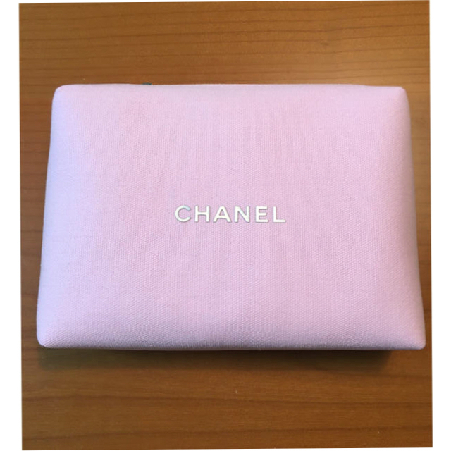 CHANEL(シャネル)のシャネル　ノベルティ　ポーチ レディースのファッション小物(ポーチ)の商品写真