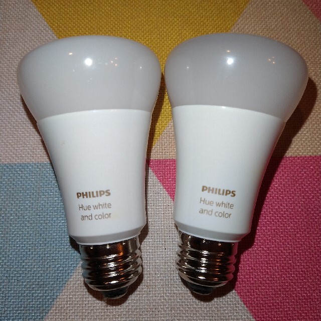 PHILIPS(フィリップス)のHue カラー E26 2個 インテリア/住まい/日用品のライト/照明/LED(蛍光灯/電球)の商品写真