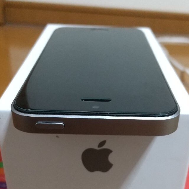 iPhone SE(初代) Space Gray 16GB simフリー 7