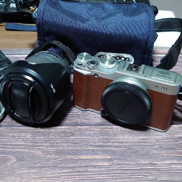 Wi-Fi搭載♪ オシャレなブラウン♪ 富士フィルム FUJIFILM XA1