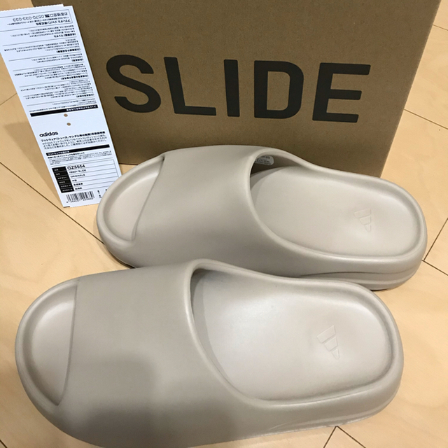 adidas(アディダス)のadidas yeezy slide pure メンズの靴/シューズ(サンダル)の商品写真