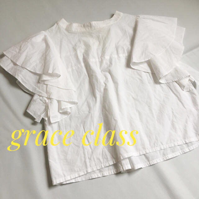 GRACE CONTINENTAL(グレースコンチネンタル)のgrace class グレースクラス　フリルスリーブ　カットソー　ブラウス　 レディースのトップス(シャツ/ブラウス(半袖/袖なし))の商品写真