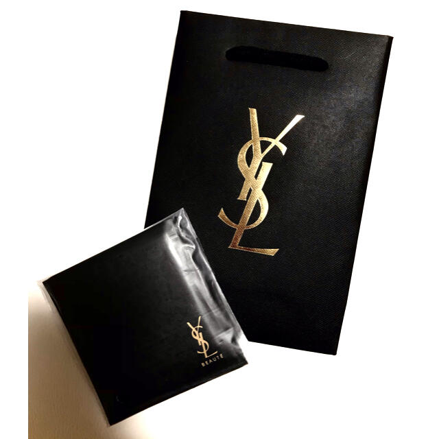 Yves Saint Laurent Beaute(イヴサンローランボーテ)のYSL手鏡　新品未使用　非売品 レディースのファッション小物(ミラー)の商品写真