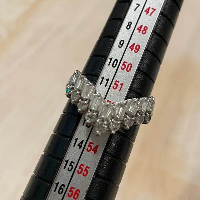 3日間限定)美品 pt900 ダイヤモンド V字リング 0.5ct ハンドメイドのアクセサリー(リング)の商品写真