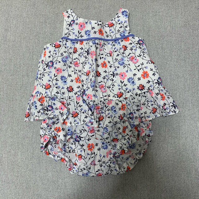 babyGAP(ベビーギャップ)の【ベビー女の子】花柄ノースリーブトップス&ブルマset キッズ/ベビー/マタニティのベビー服(~85cm)(ロンパース)の商品写真