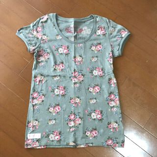 ユニクロ(UNIQLO)のUNIQLO キャスキッドソン コラボTシャツ 花柄(Tシャツ(半袖/袖なし))