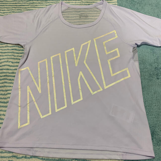 NIKE(ナイキ)のNIKE Ｔシャツ　M スポーツ/アウトドアのランニング(ウェア)の商品写真