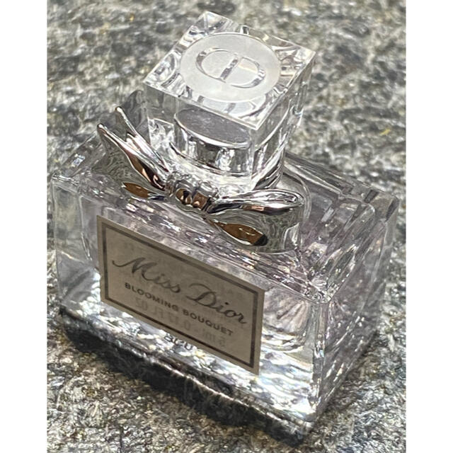 Dior(ディオール)の【専用になります】♡ミスディオール ブルーミングブーケ 5mL コスメ/美容の香水(香水(女性用))の商品写真