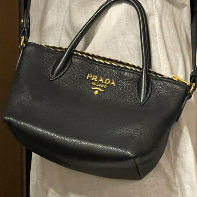 PRADA(プラダ)のPRADA ショルダーバッグ　美品 レディースのバッグ(ショルダーバッグ)の商品写真