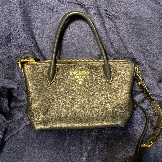 PRADA(プラダ)のPRADA ショルダーバッグ　美品 レディースのバッグ(ショルダーバッグ)の商品写真