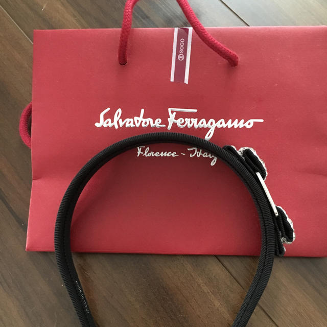 Salvatore Ferragamo(サルヴァトーレフェラガモ)のフェラガモカチューシャ 今年新作 レディースのヘアアクセサリー(カチューシャ)の商品写真