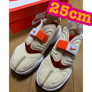 ナイキ(NIKE)の大特価！！NIKE アクアリフト　ラタン(ベージュ)　25cm(スニーカー)