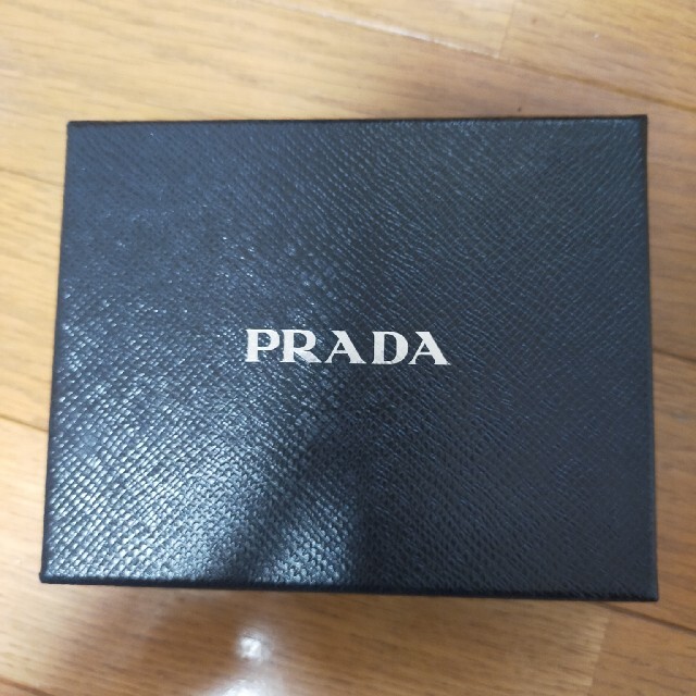 PRADA(プラダ)のPRADA 財布 レディースのファッション小物(財布)の商品写真