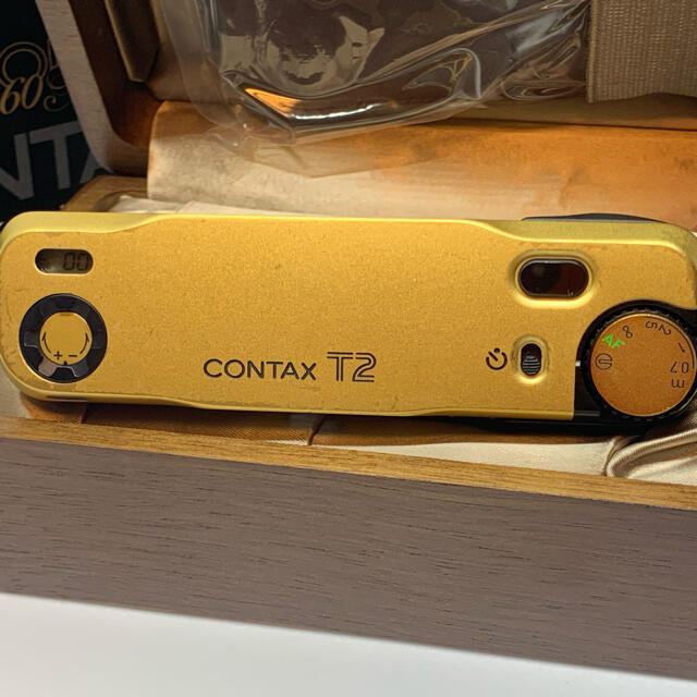 LEICA(ライカ)のコンタックス　T2 60years gold CONTAX T2 60years スマホ/家電/カメラのカメラ(フィルムカメラ)の商品写真