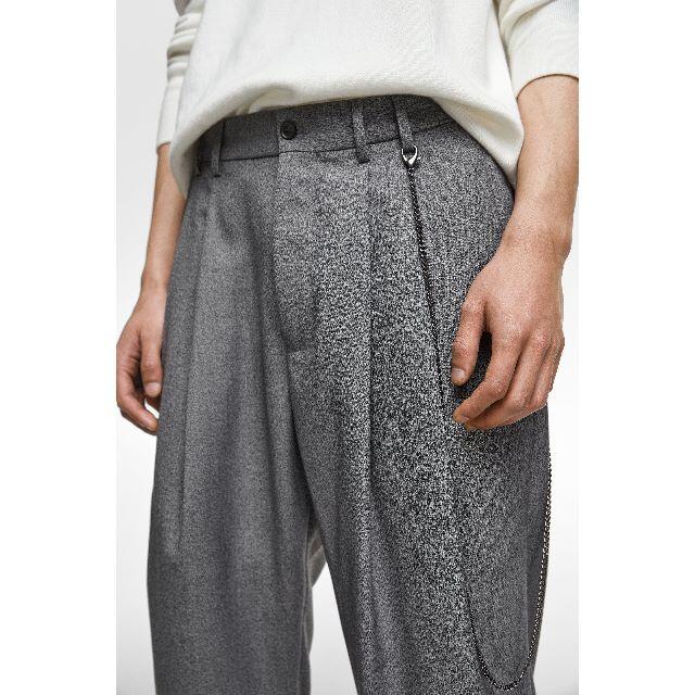 ZARA(ザラ)のZARA MAN ウォレットチェーン付き プリーツワイドパンツ グレーマール メンズのパンツ(スラックス)の商品写真