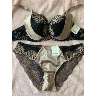 ラペルラ(LA PERLA)のAUBADEオーバドゥ FEMME GLAMOUR 80D/4 4.2万(ブラ&ショーツセット)