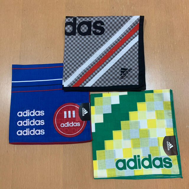 adidas(アディダス)のadidas ハンカチ3枚セット　③ メンズのファッション小物(ハンカチ/ポケットチーフ)の商品写真