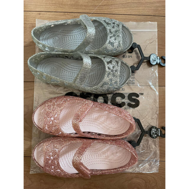 crocs(クロックス)の【クロックス】イザベラ　c11 ⭐︎ 18cm ⭐︎ 2足 キッズ/ベビー/マタニティのキッズ靴/シューズ(15cm~)(サンダル)の商品写真