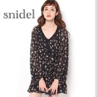 スナイデル(SNIDEL)の実物アップしました☆美品 snidel フラワーシフォン チュニックワンピース(チュニック)