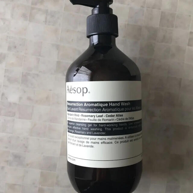 Aesop(イソップ)のAesop 新品　巾着付き　レスレクション コスメ/美容のボディケア(ボディソープ/石鹸)の商品写真