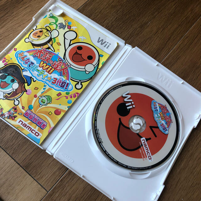 BANDAI(バンダイ)のWii 太鼓の達人 セット エンタメ/ホビーのゲームソフト/ゲーム機本体(家庭用ゲームソフト)の商品写真