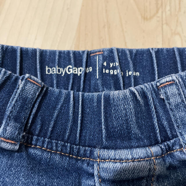 babyGAP(ベビーギャップ)のbaby Gap デニムパンツ　4years キッズ/ベビー/マタニティのキッズ服女の子用(90cm~)(パンツ/スパッツ)の商品写真