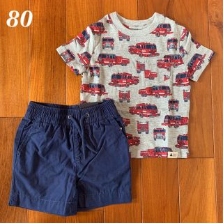 ベビーギャップ(babyGAP)の新品☆babygap☆消防車柄Tシャツ＆ショートパンツセット☆80㎝(Ｔシャツ)