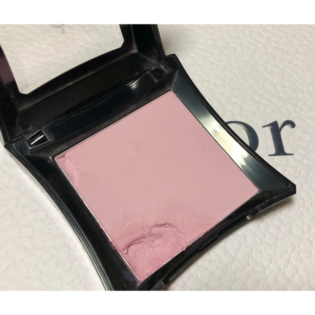 Sephora(セフォラ)のイラマスカ　powderblusher チーク　katie コスメ/美容のベースメイク/化粧品(チーク)の商品写真