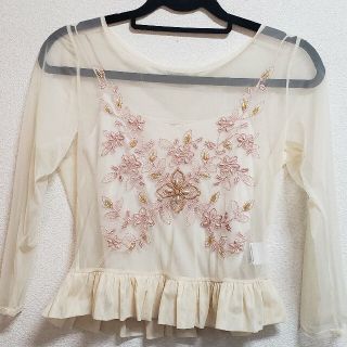 リリーブラウン(Lily Brown)のLily Brmwn★チュール刺繍トップス(シャツ/ブラウス(長袖/七分))