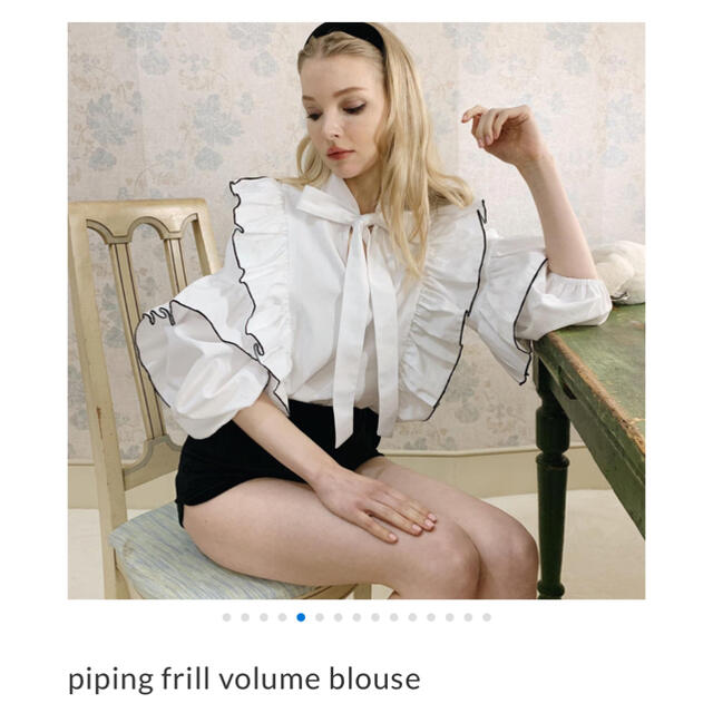 Honey mi Honey(ハニーミーハニー)のクリーニング済　エピヌ　piping frill volume blouse レディースのトップス(シャツ/ブラウス(長袖/七分))の商品写真