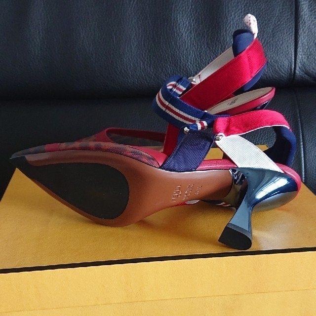 新品✨FENDIサンダル 新品✨FENDIサンダル