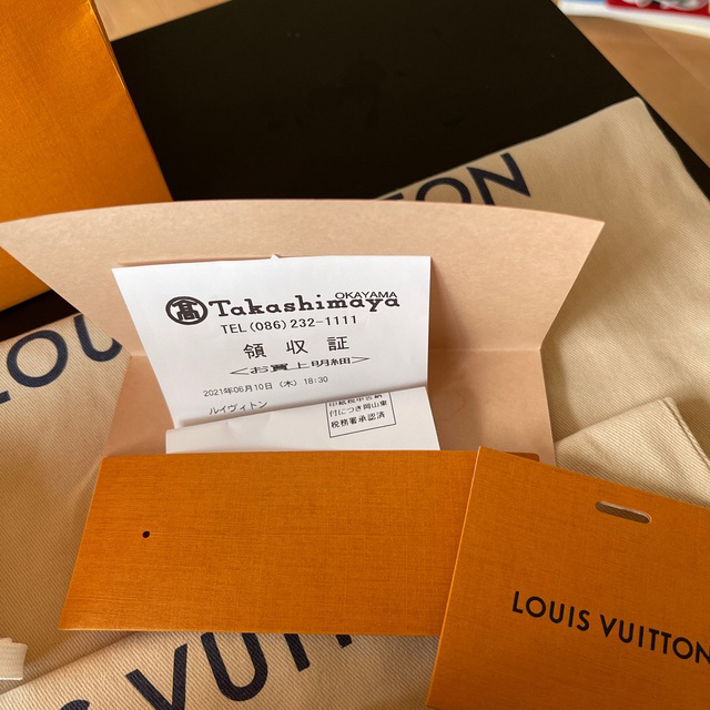 LOUIS VUITTON(ルイヴィトン)のlouis vuitton LVトレイナー　ライン　スニーカー　完売品 メンズの靴/シューズ(スニーカー)の商品写真